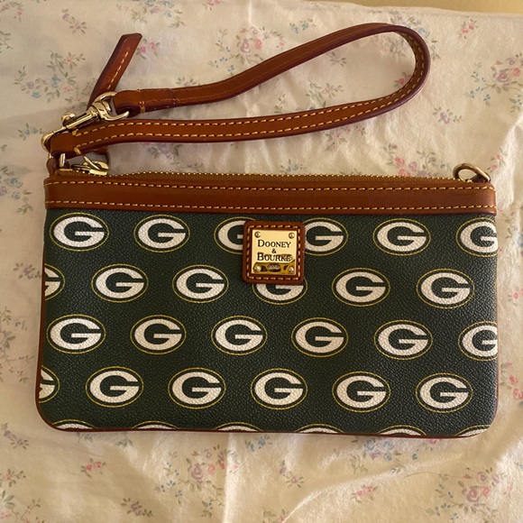 Dooney & Bourke Handbags - Dooney & Bourke wristlet